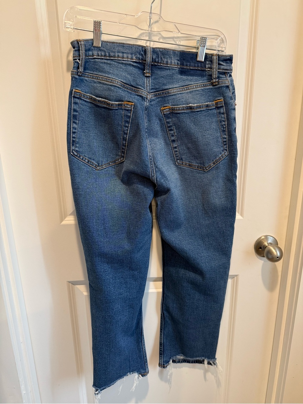 Abercrombie Ultra High Rise Ankle Straight Jeans Distressed Size 28 Short - Picture 4 of 4